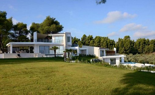 Villa in Pallini Municipal Unit, Macedonia and Thrace, Greece 1