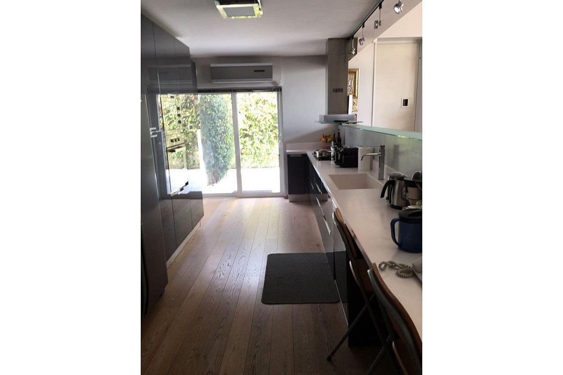 House in Vouliagmeni, Attica, Greece 4 - 17878622