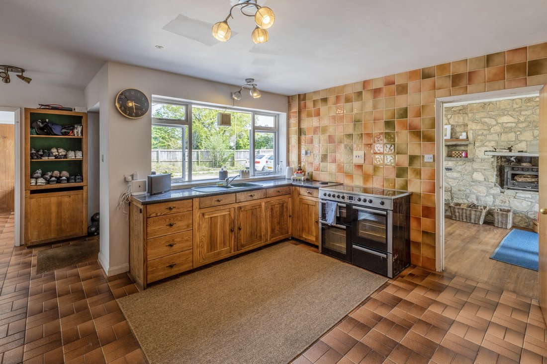Bungalow in Uffington, England 5 - 17879107