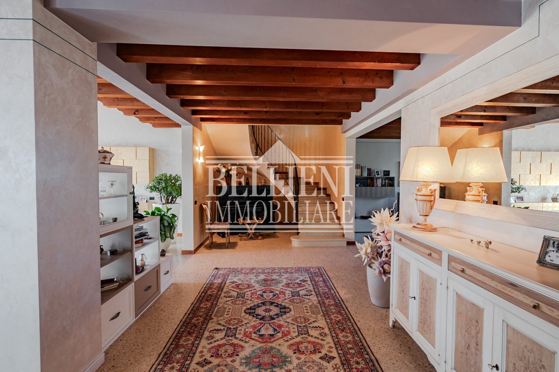 Villa in Costabissara, Veneto, Italy 2 - 17877518