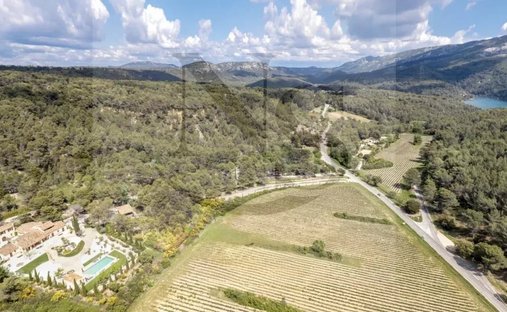 Estate in Saint-Marc-Jaumegarde, Provence-Alpes-Côte d'Azur, France 1