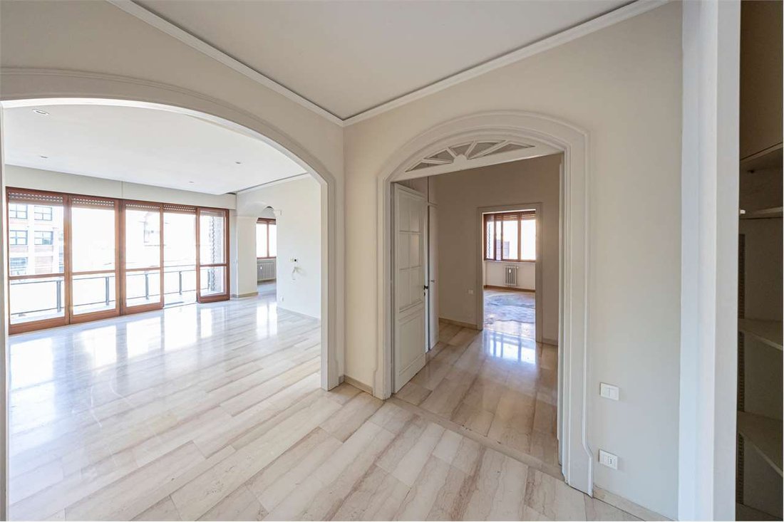 Apartment in Historic Center, Modena, Emilia-Romagna 4 - 17878966