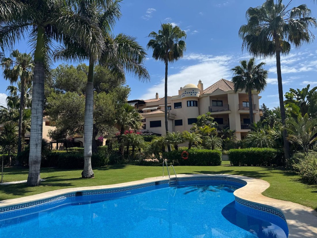 Apartment in Puerto Banus, Marbella, Spain 1 - 17879398