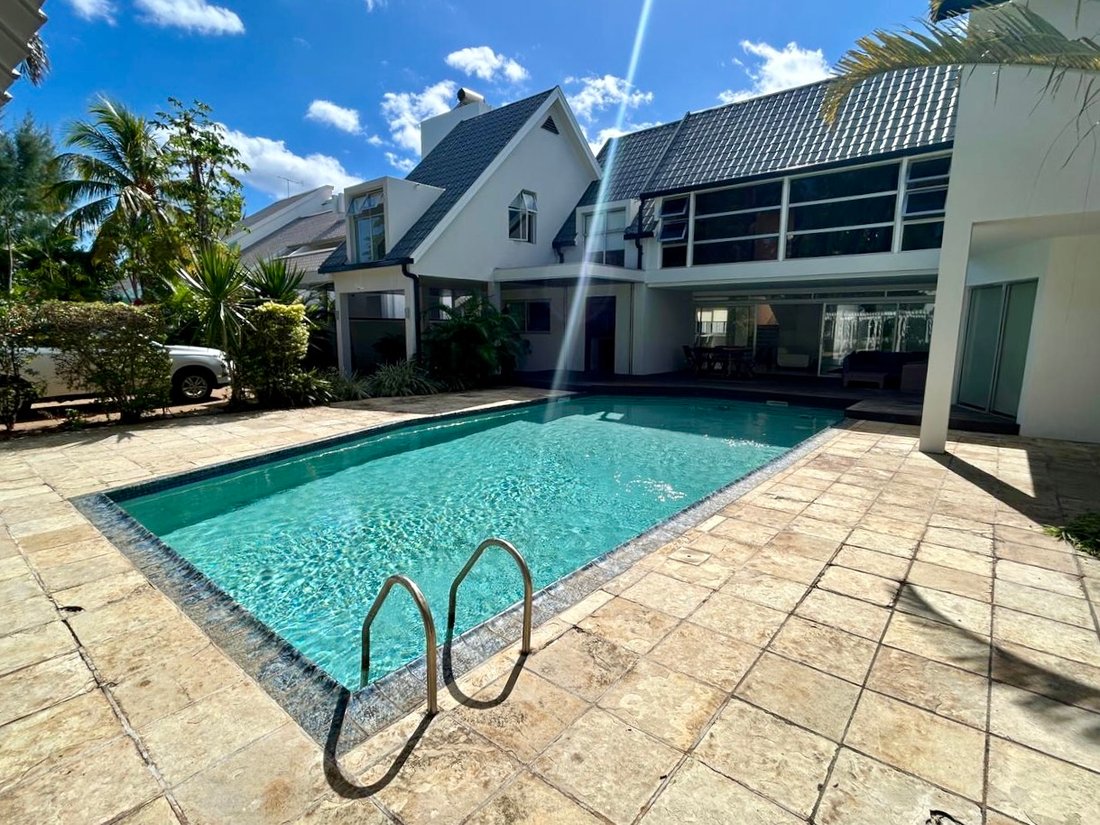 Villa in Albion, Rivière Noire District, Mauritius 2 - 17871119