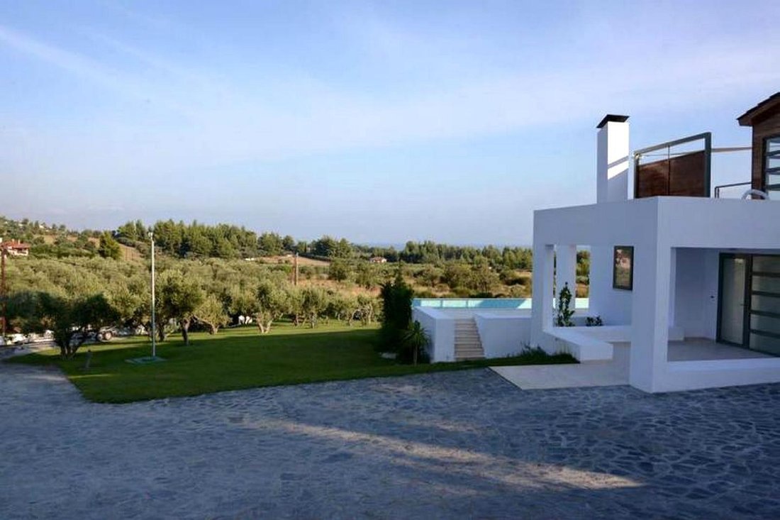 Villa in Pallini Municipal Unit, Macedonia and Thrace, Greece 2 - 17878526