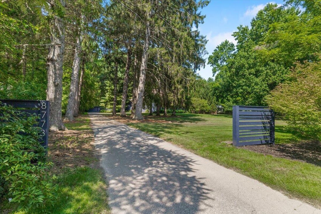 House in Three Oaks, Michigan, United States 2 - 17880012
