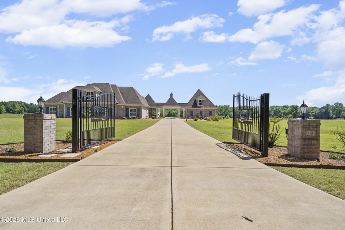 House in Byhalia, Mississippi, United States 1 - 17877957