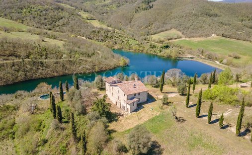 Villa in Umbertide, Umbrien, Italien 1