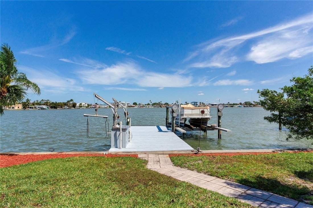 Maison à Madeira Beach, Floride, États-Unis 3 - 17878149