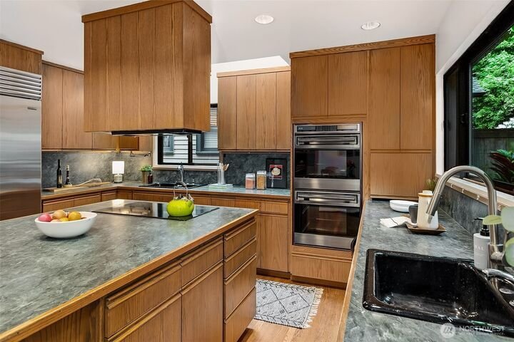 House in Seattle, Washington, United States 4 - 17878441