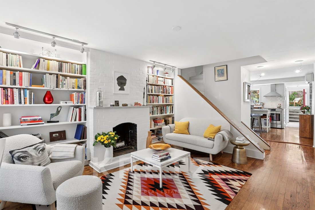 House in New York, New York, United States 1 - 17879714