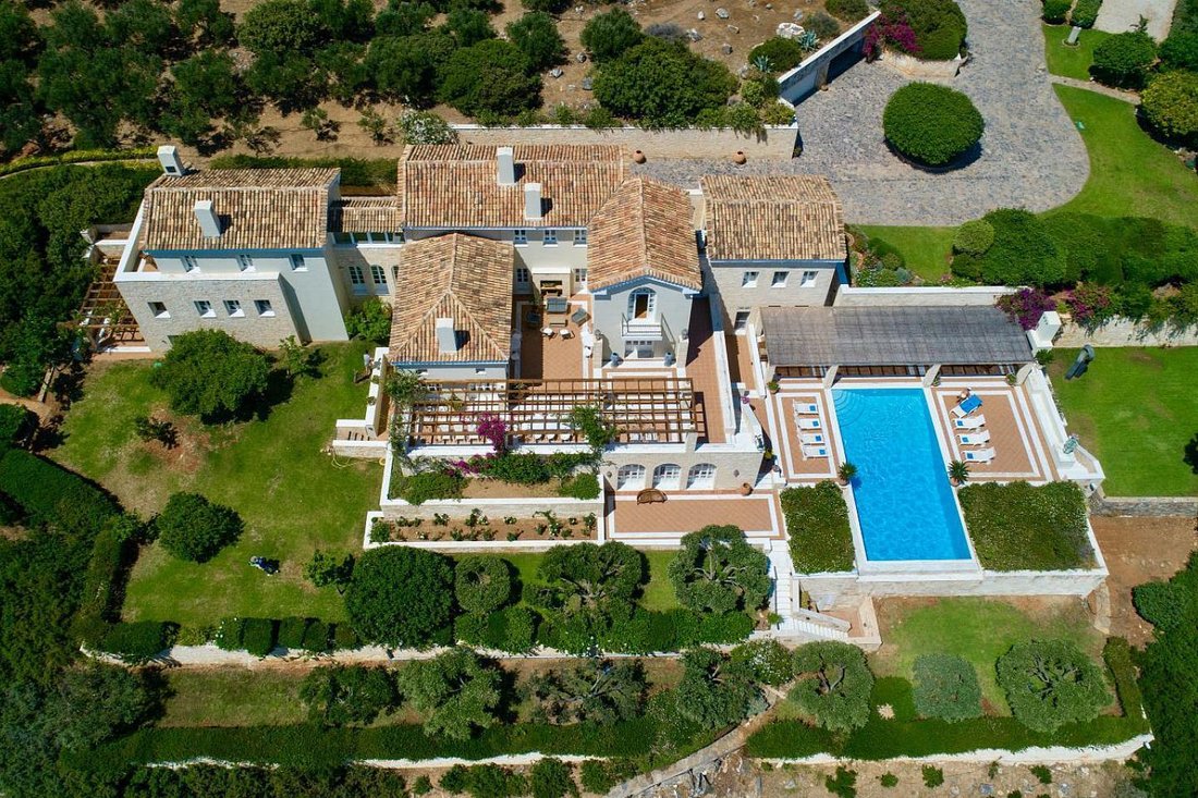 Villa in Community of Elounta, Agios Nikolaos Municipal Unit, Greece 1 - 17878067