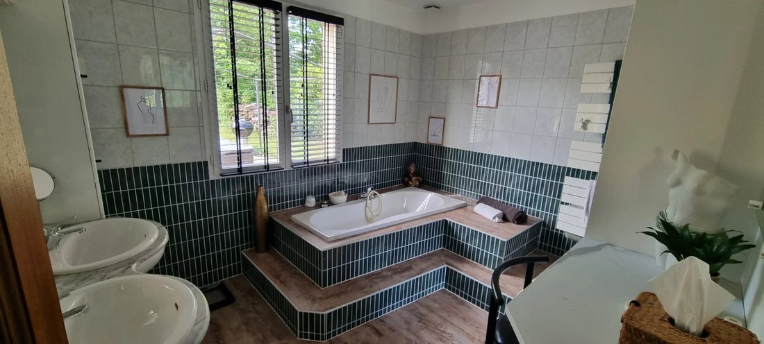 House in La Ville-du-Bois, Ile-de-France, France 5 - 17877013