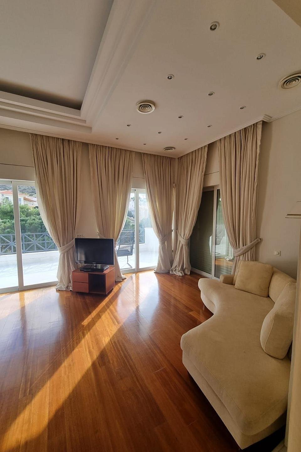 House in Vouliagmeni, Attica, Greece 4 - 17878542