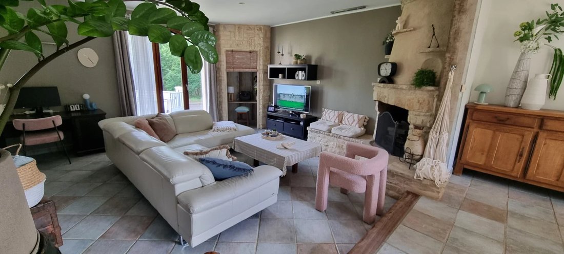 House in La Ville-du-Bois, Ile-de-France, France 3 - 17877013
