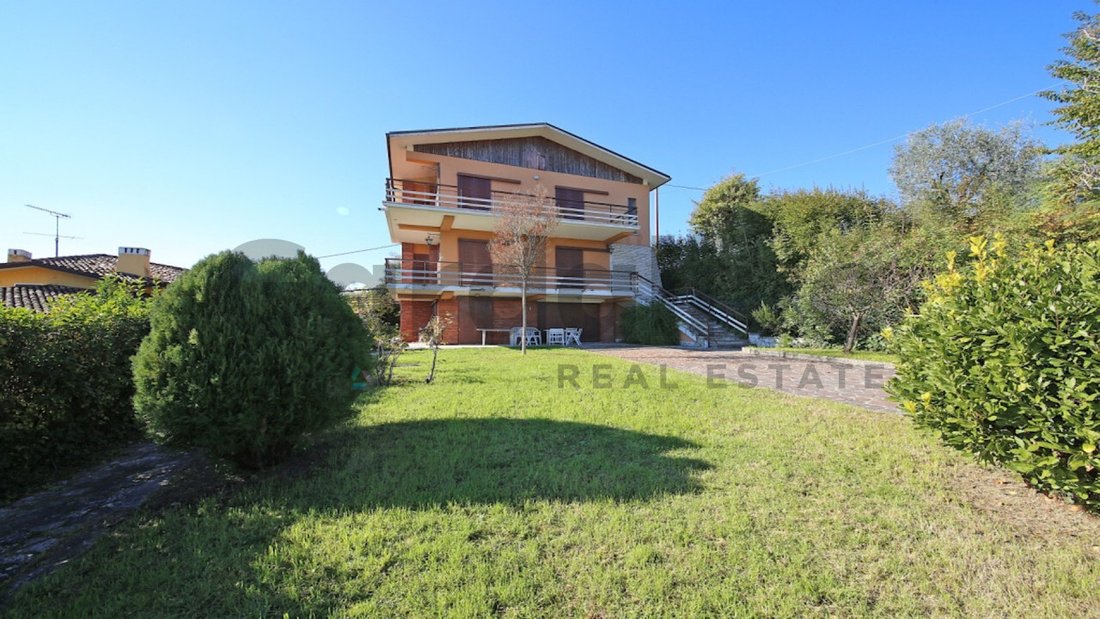 Villa in San Felice del Benaco, Lombardy, Italy 2 - 14762718