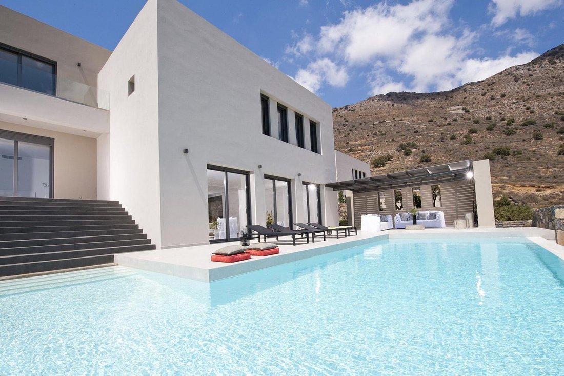 Villa in Community of Elounta, Agios Nikolaos Municipal Unit, Greece 1 - 17878598