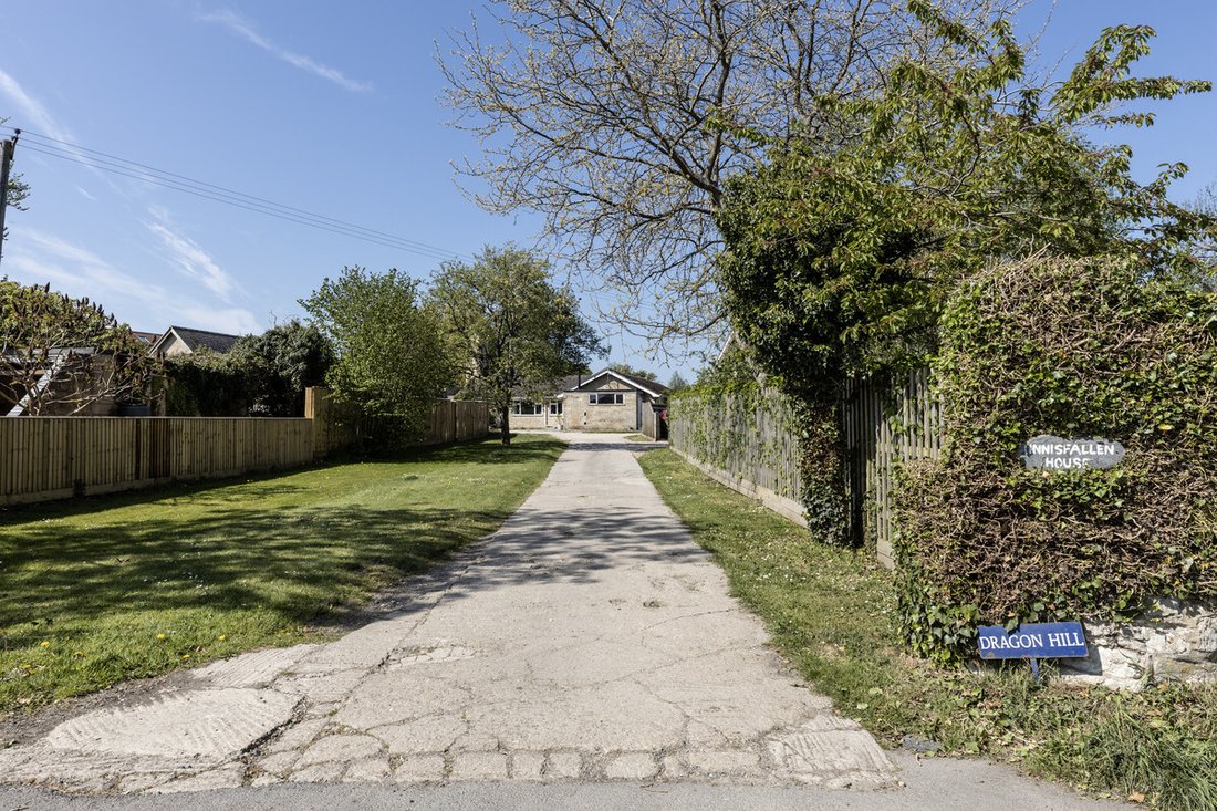 Bungalow in Uffington, England 2 - 17879107