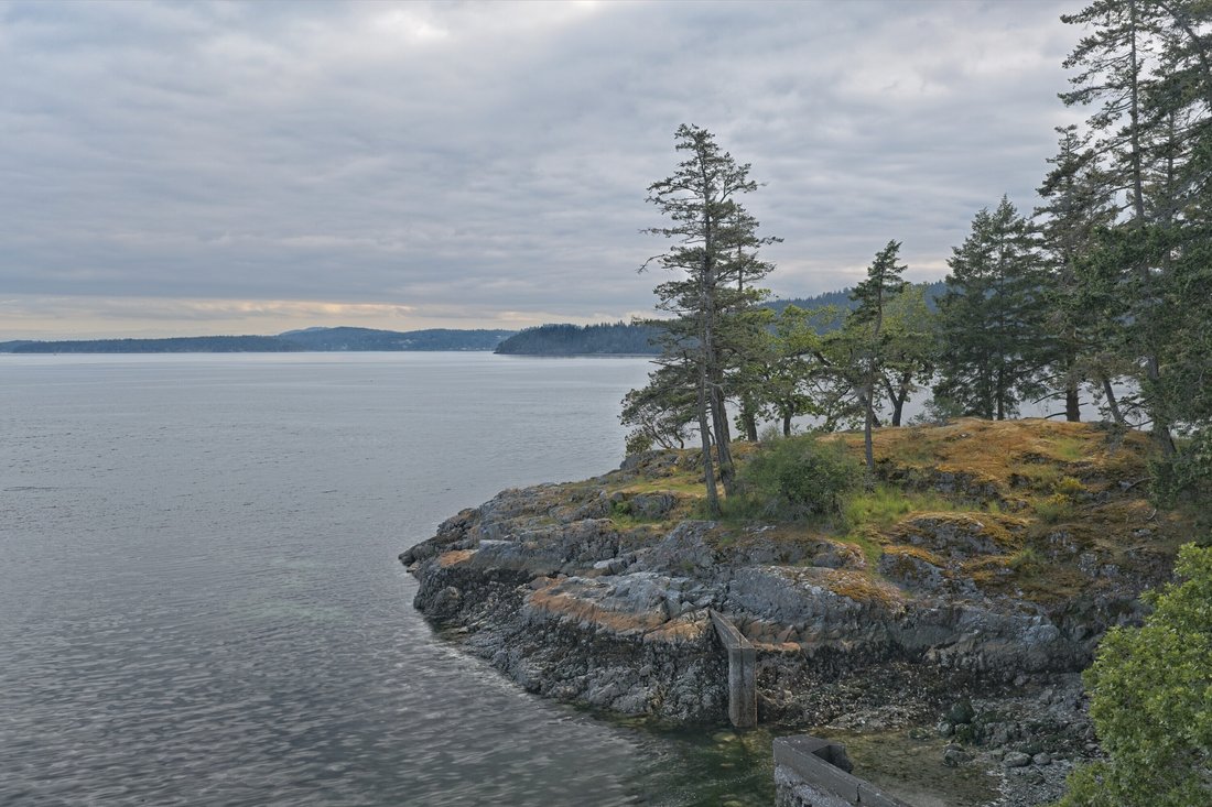 House in Saltspring Island, British Columbia, Canada 2 - 17876816
