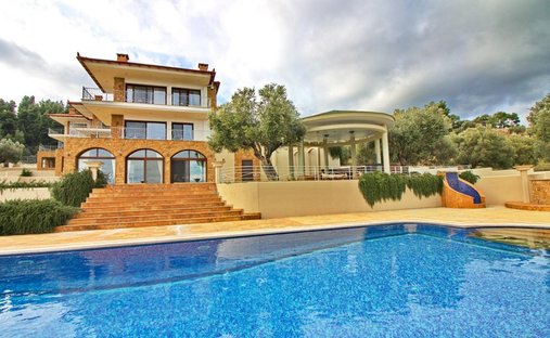 Villa in Pallini Municipal Unit, Macedonia and Thrace, Greece 1