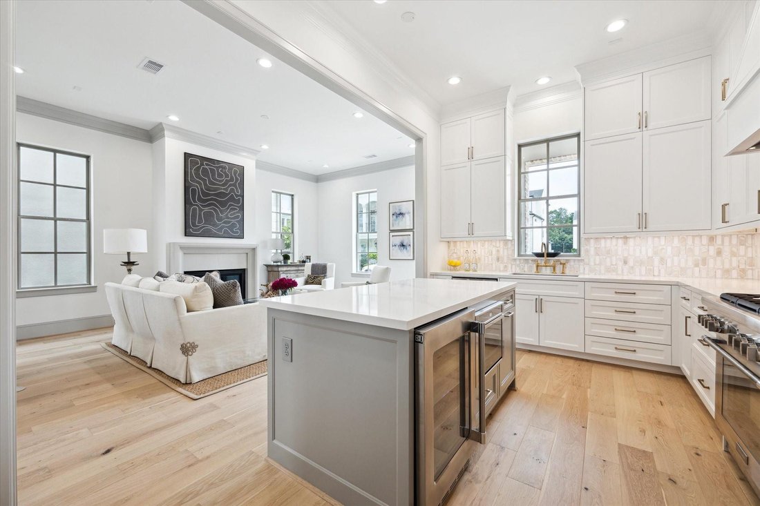 House in Houston, Texas, United States 5 - 17876774