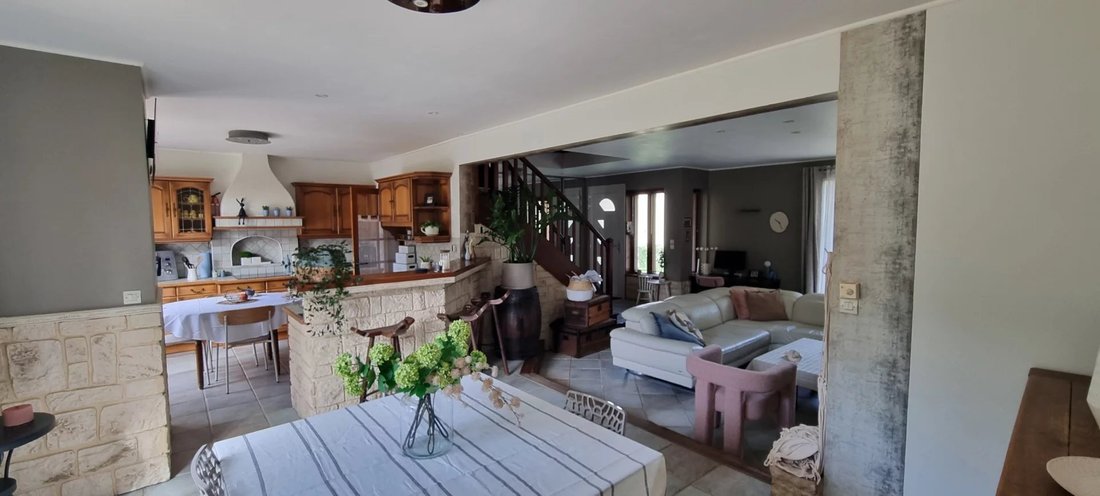 House in La Ville-du-Bois, Ile-de-France, France 4 - 17877013