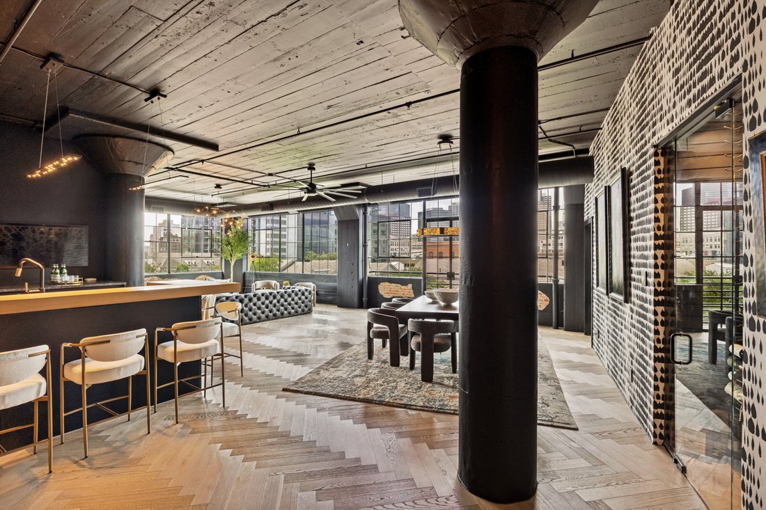 Condo in Dallas, Texas, United States 1 - 17881656