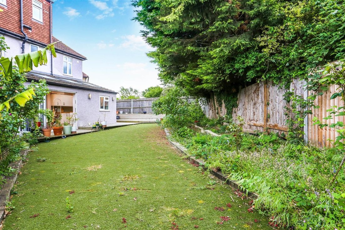 House in London Borough of Sutton, England 3 - 17882323