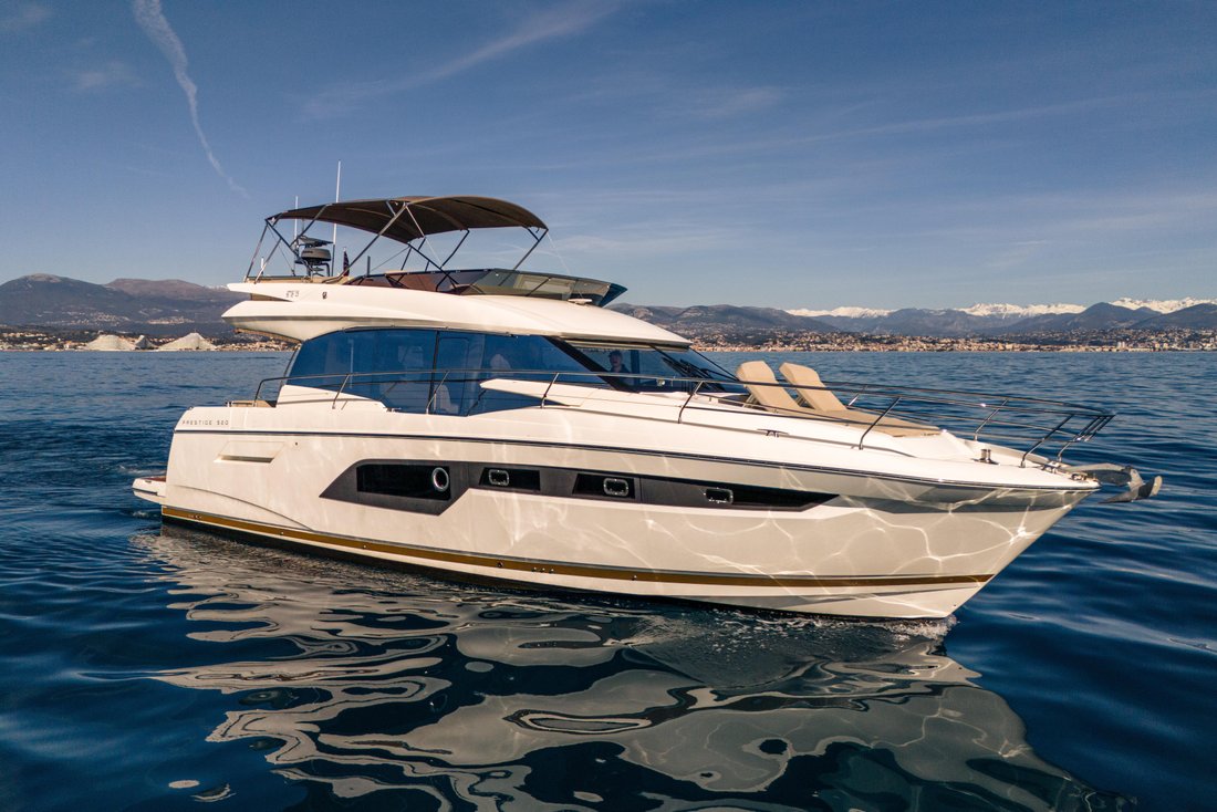 Motor Yacht in France 1 - 17885504