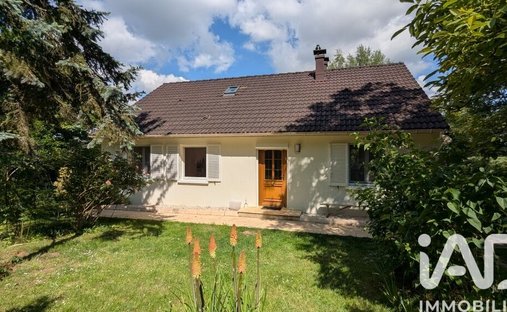 House in Flins-sur-Seine, Ile-de-France, France 1