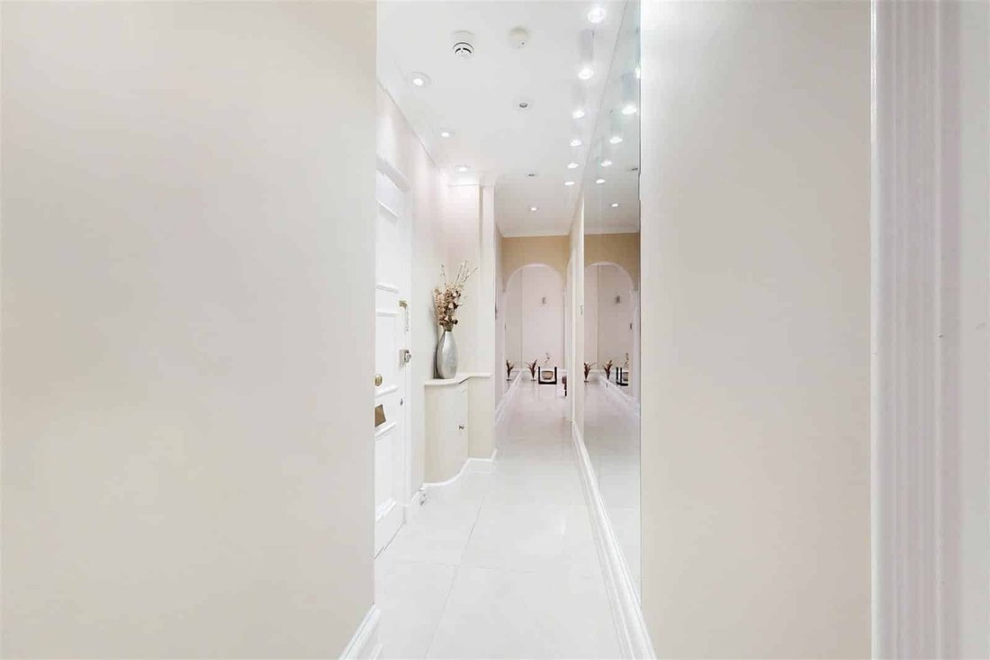 Apartment in Charing Cross, Westminster, England 5 - 16741091