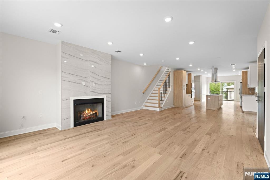 Townhouse in Palisades Park, New Jersey, United States 4 - 17885693