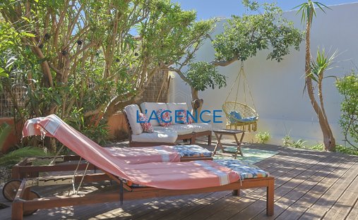 Villa in Hyeres, Provence-Alpes-Côte d'Azur, France 1