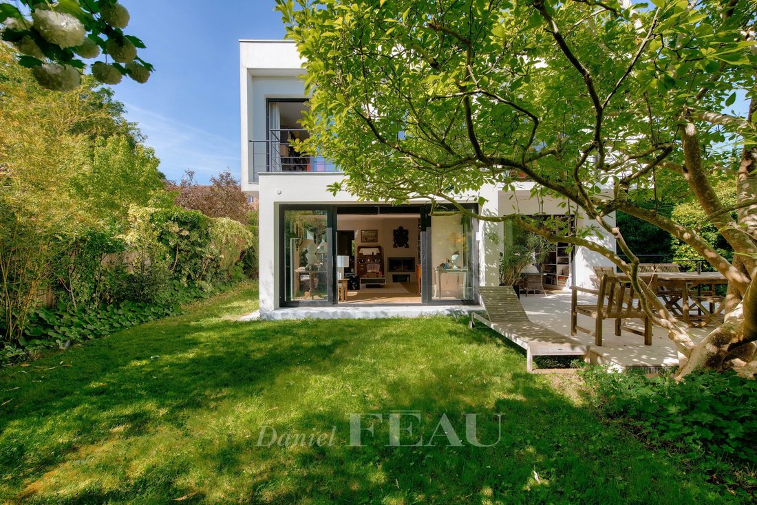 House in Saint-Cloud, Ile-de-France, France 1 - 17884276