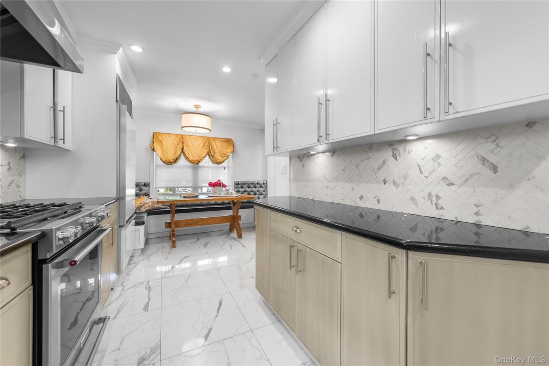 House in New York, New York, United States 5 - 17883934