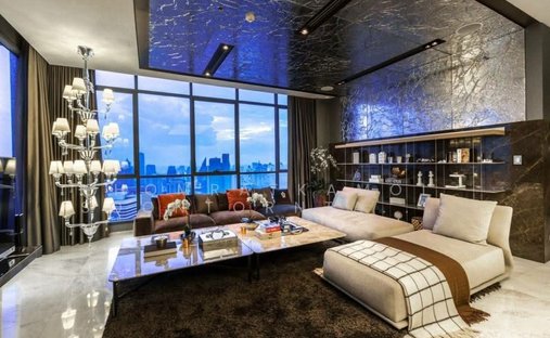 Condo in Phra Khanong Nuea, Bangkok, Thailand 1