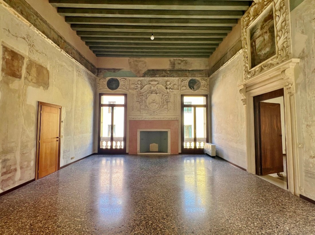 Apartment in Center, Vicenza, Veneto 4 - 17886273