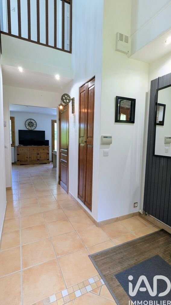 House in Flins-sur-Seine, Ile-de-France, France 3 - 17885226
