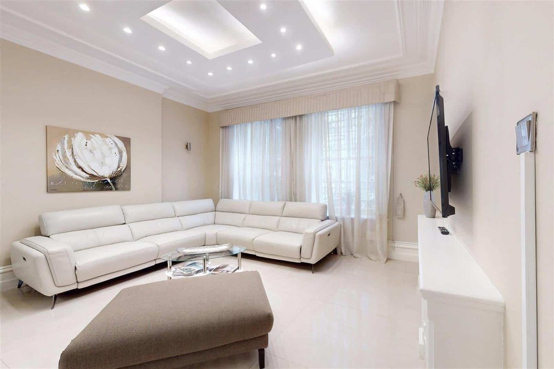 Apartment in Charing Cross, Westminster, England 2 - 16741091