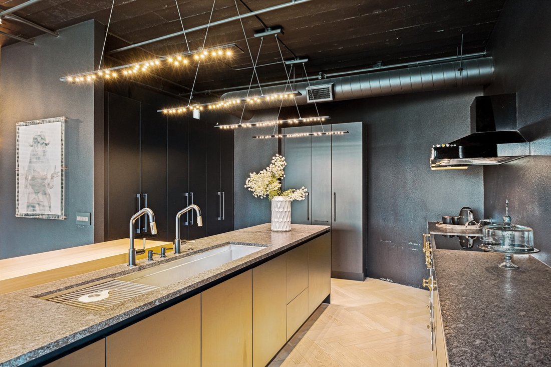 Condo in Dallas, Texas, United States 5 - 17881656