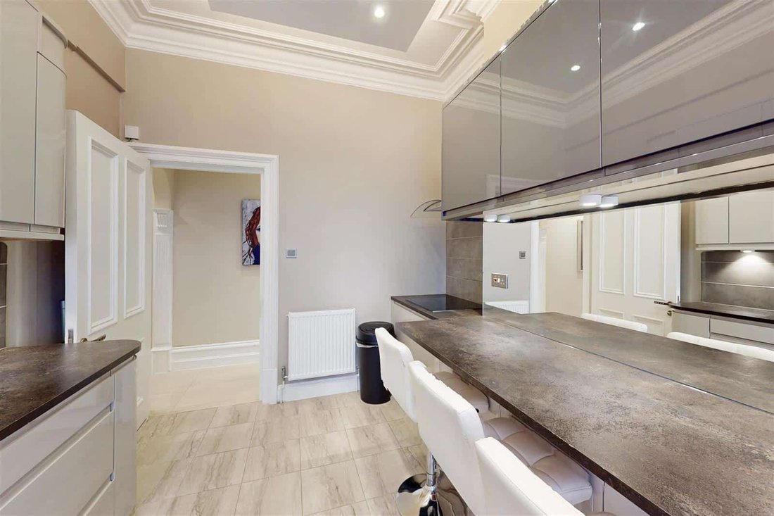 Apartment in Charing Cross, Westminster, England 4 - 16741091