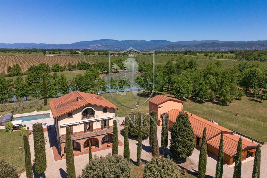 Country House in Center, Cortona, Tuscany 2 - 17883474