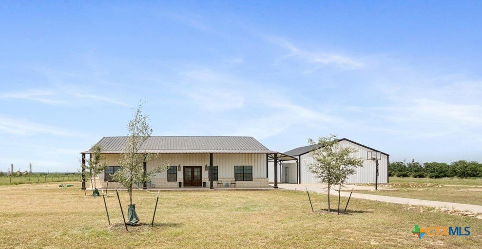 Salado, Texas, United States 1 - 17884251