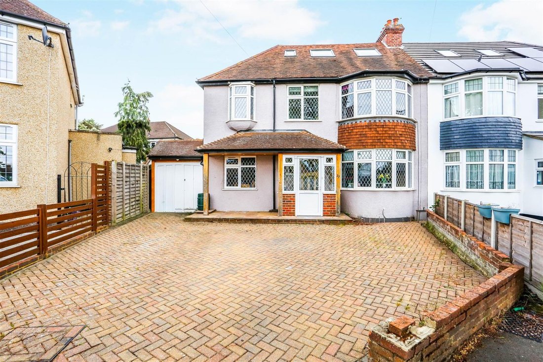 House in London Borough of Sutton, England 1 - 17882323