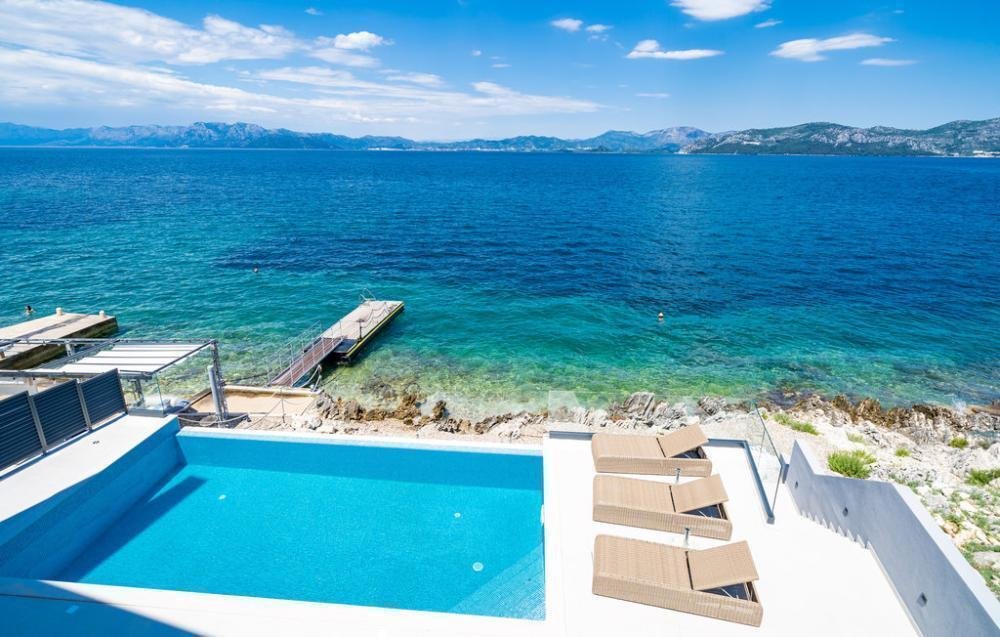 Villa in Dubrava, Dubrovnik-Neretva County, Croatia 1 - 17885352