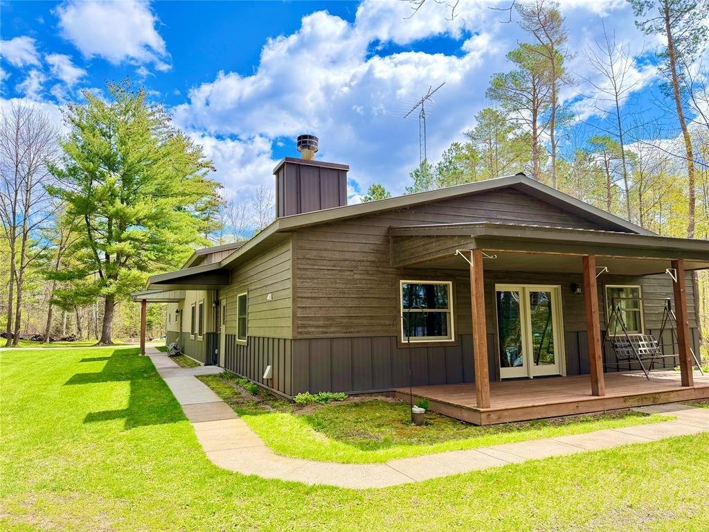 House in New Auburn, Wisconsin, United States 1 - 17787975