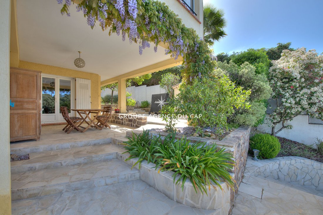 Villa in Le Dramont-Agay-Anthéor-Le Trayas, Saint-Raphaël, France 5 - 17881433