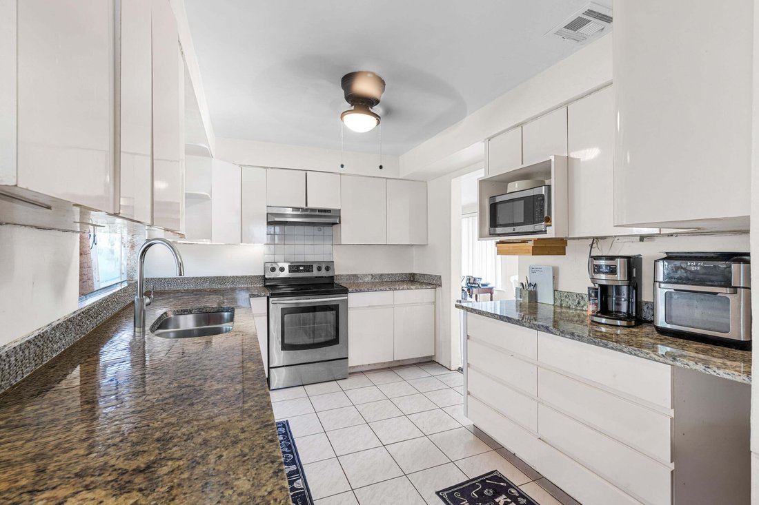 House in Oakland Park, Florida, United States 4 - 17620141