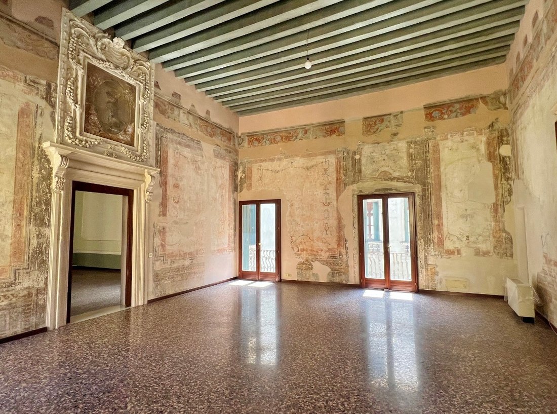 Apartment in Center, Vicenza, Veneto 5 - 17886273