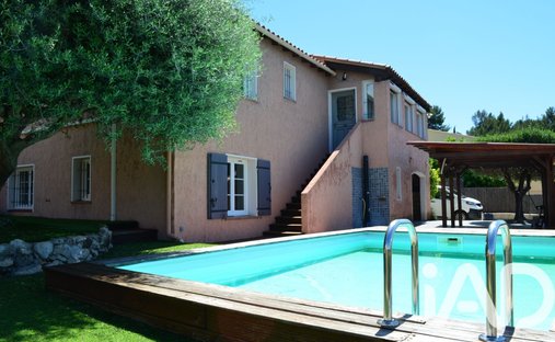 House in Nord Est, Ollioules, France 1